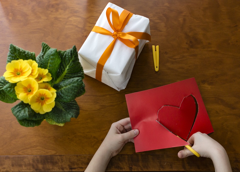 Ideas On Personalized Gifts For Him - Transitional Content