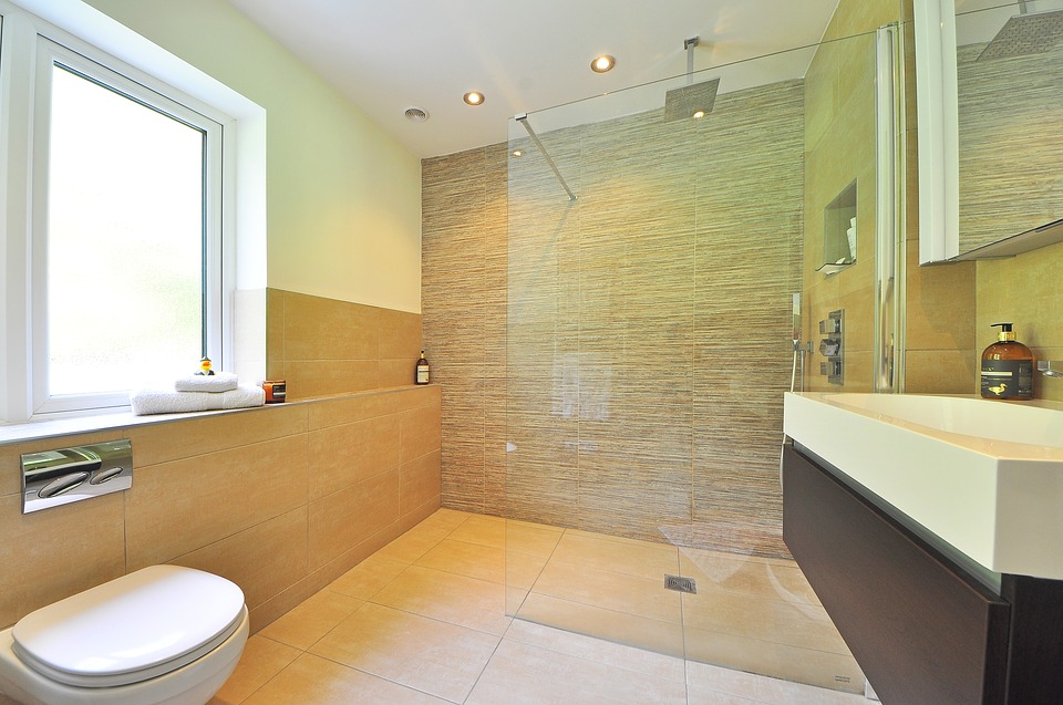 Frameless Glass Shower Screens’ Cost And Saving Tips