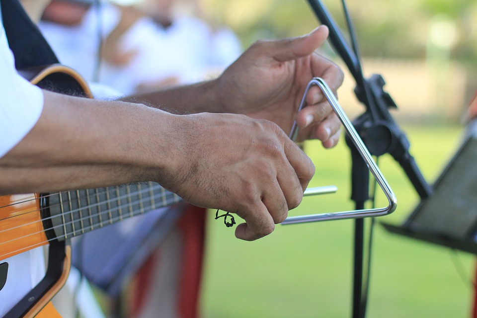 Why You Need A Live Band At Your Wedding