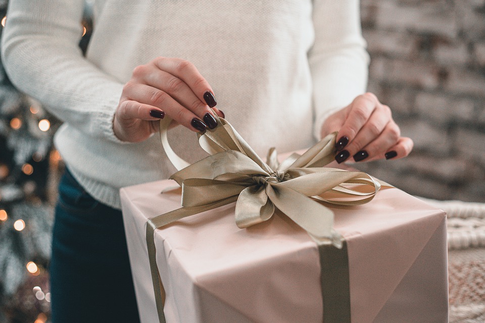 3 Reasons To Consider Luxurious Gift Boxes