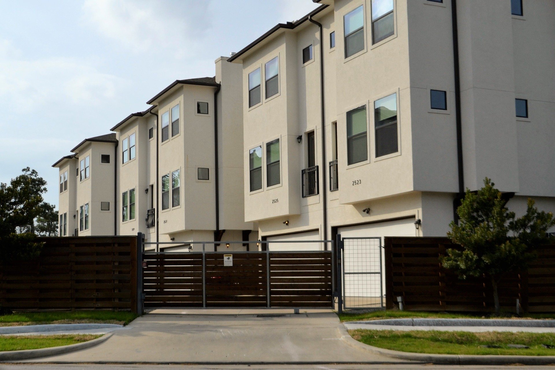 real-estate-3297625_1920 (1)