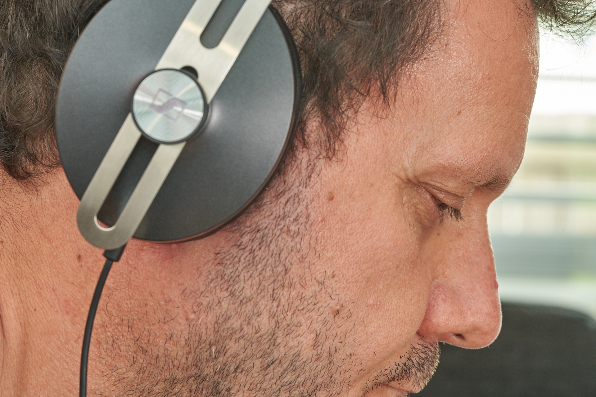 headphones-3366758_1920