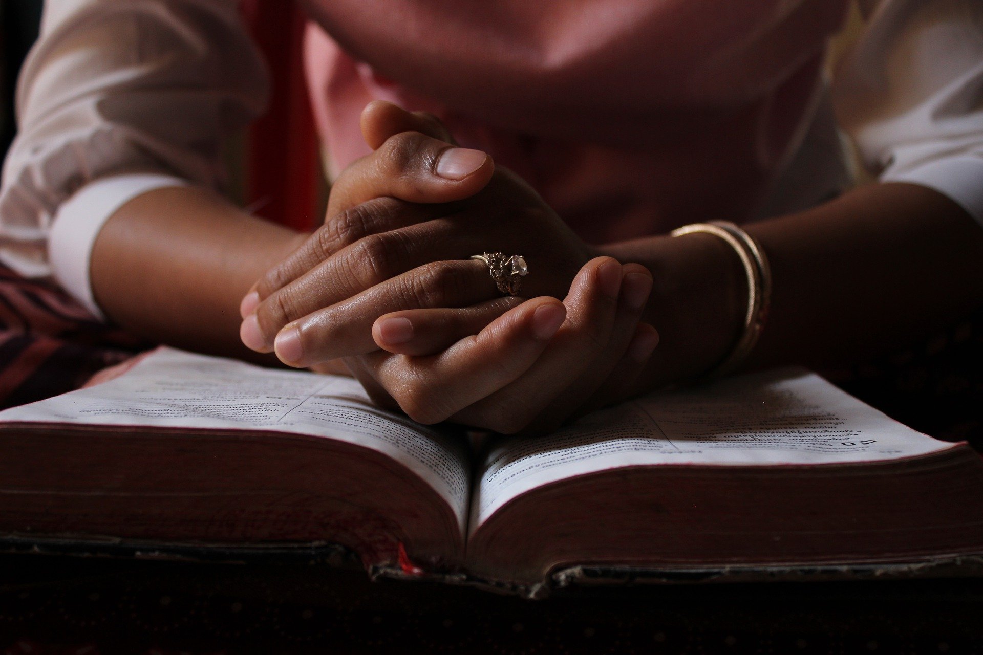 praying-5406270_1920