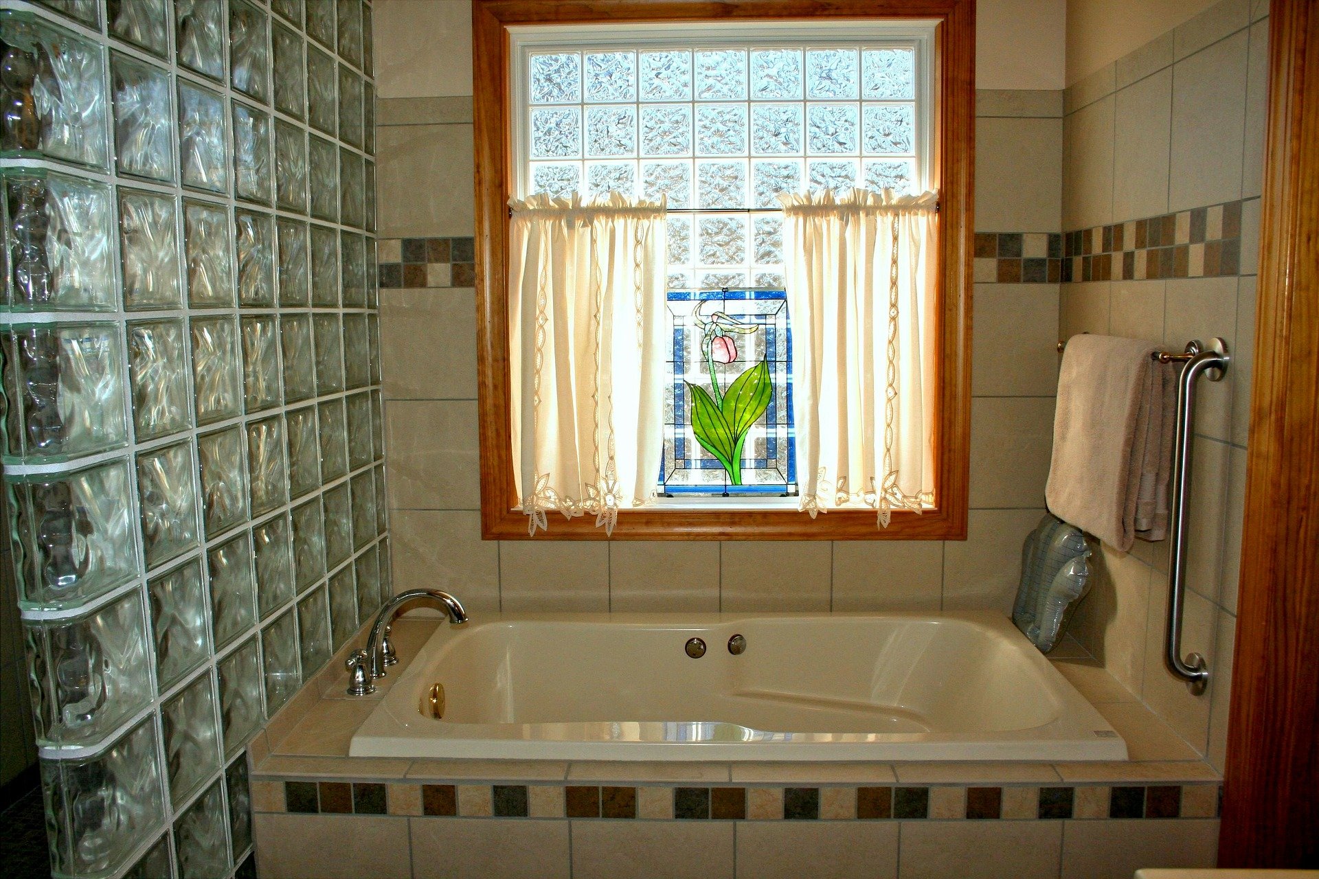 bathtub-54587_1920