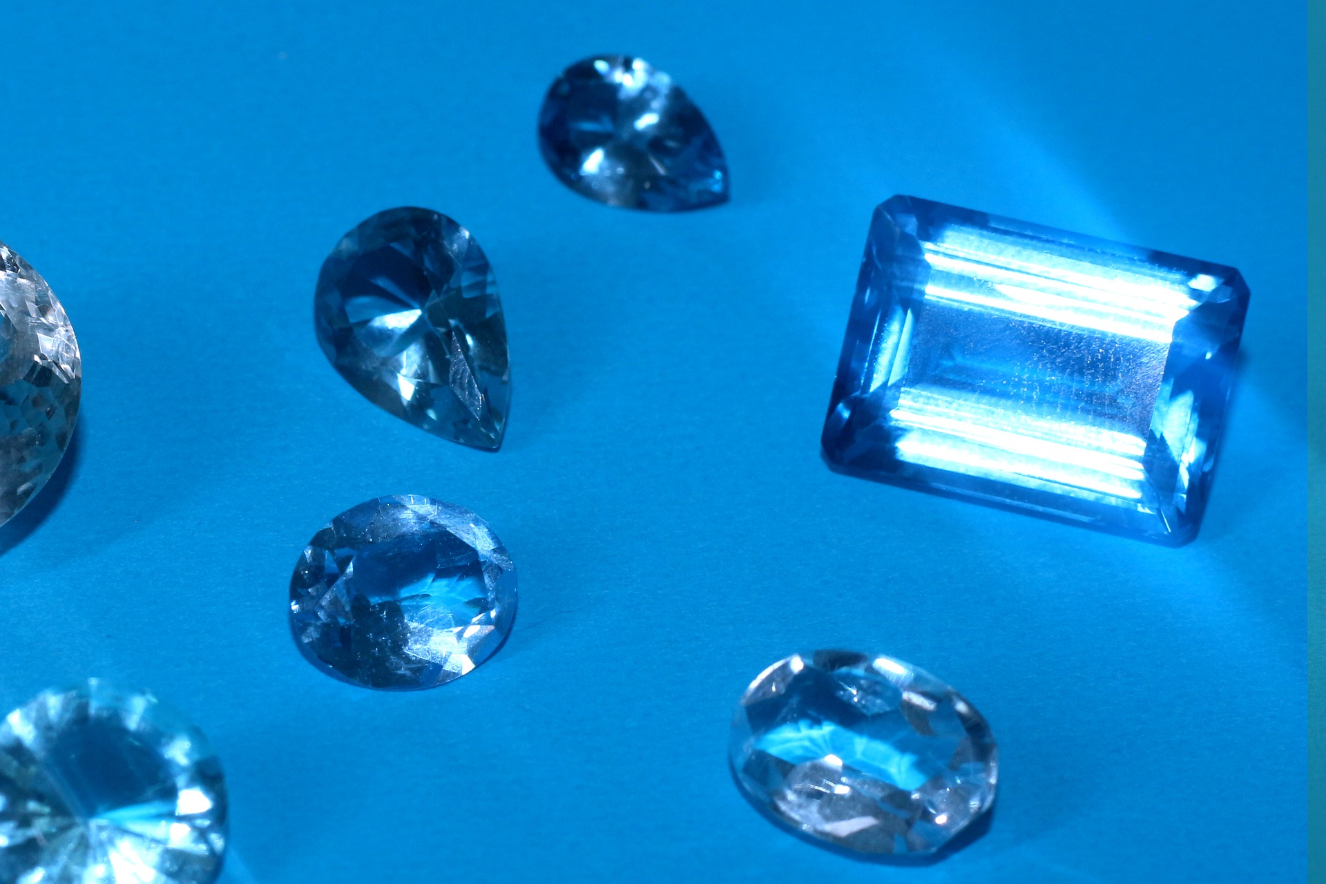 gem-5329963_1920