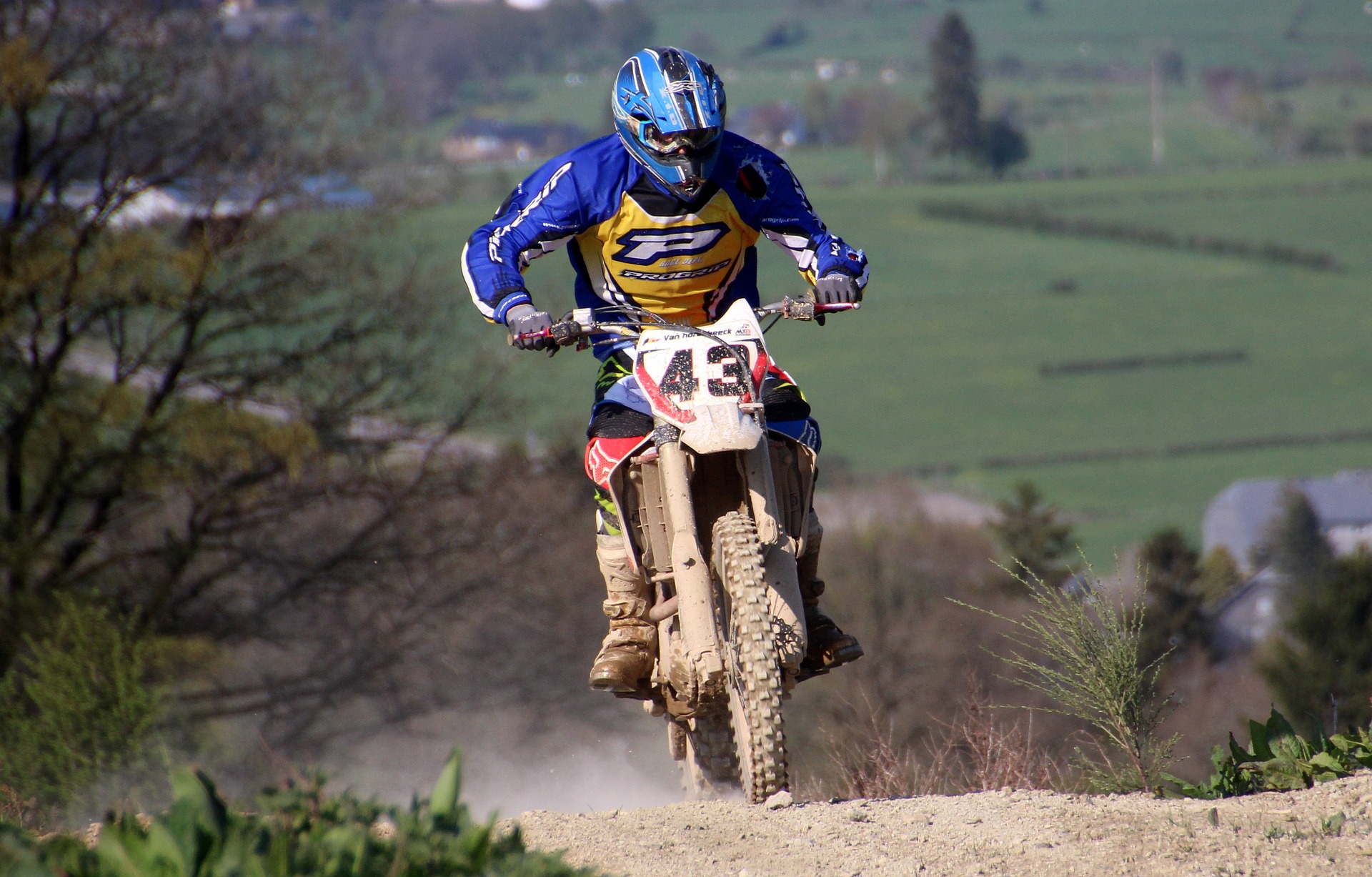 motorcycle-1378051_1920