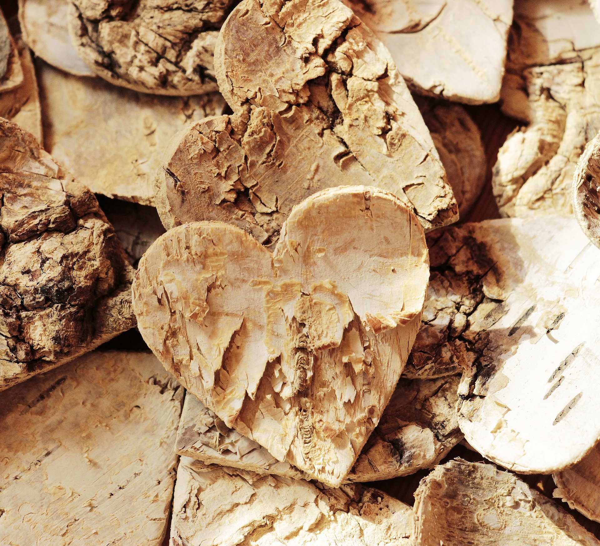 wood-heart-2904970_1920