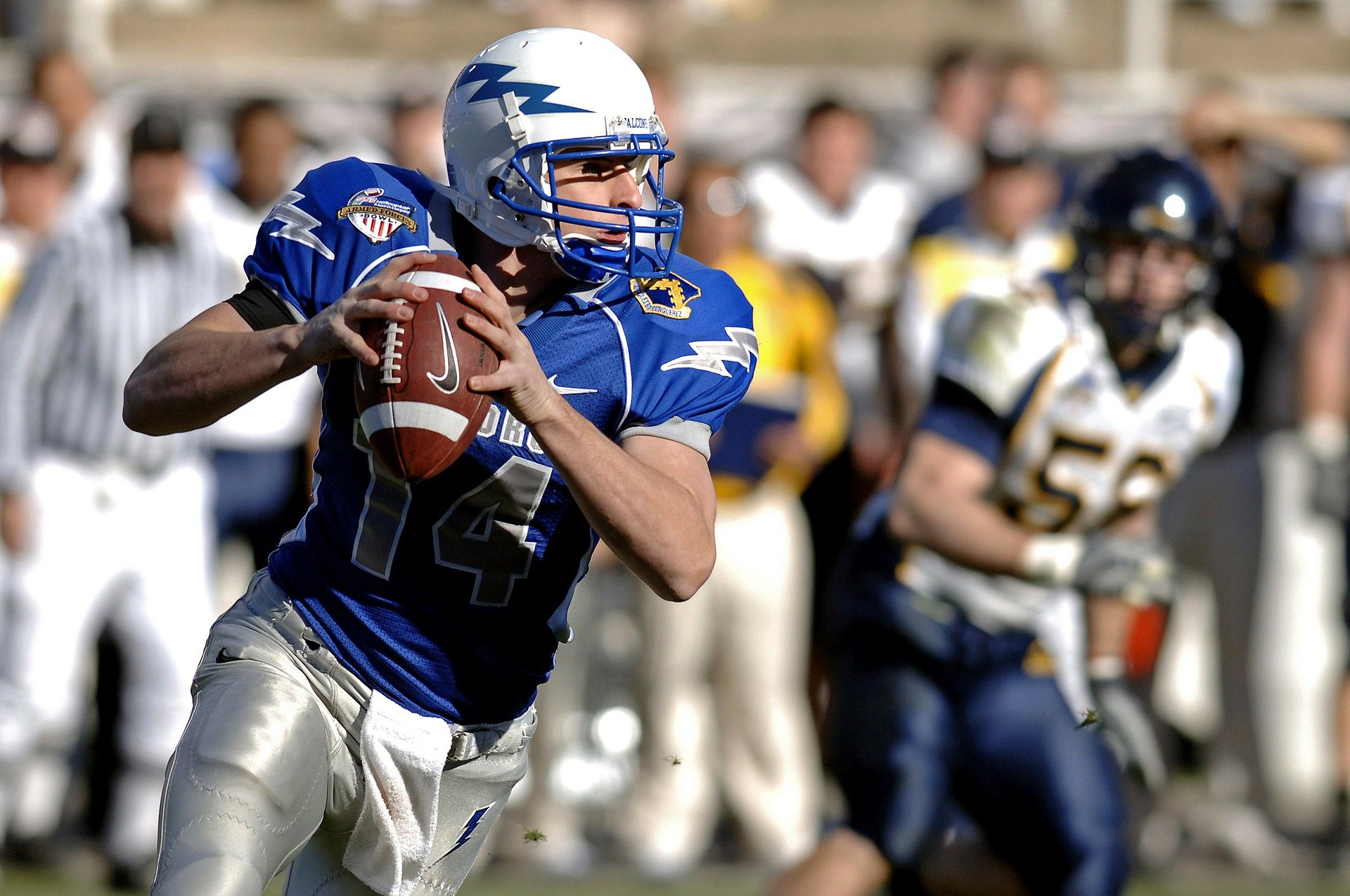 football-67701_1920