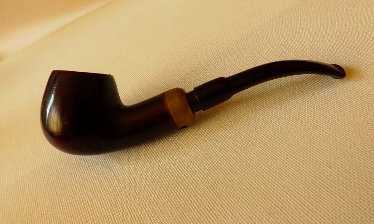 How To Choose The Best Pipe Store For Tobacco Pipes And Accessories?