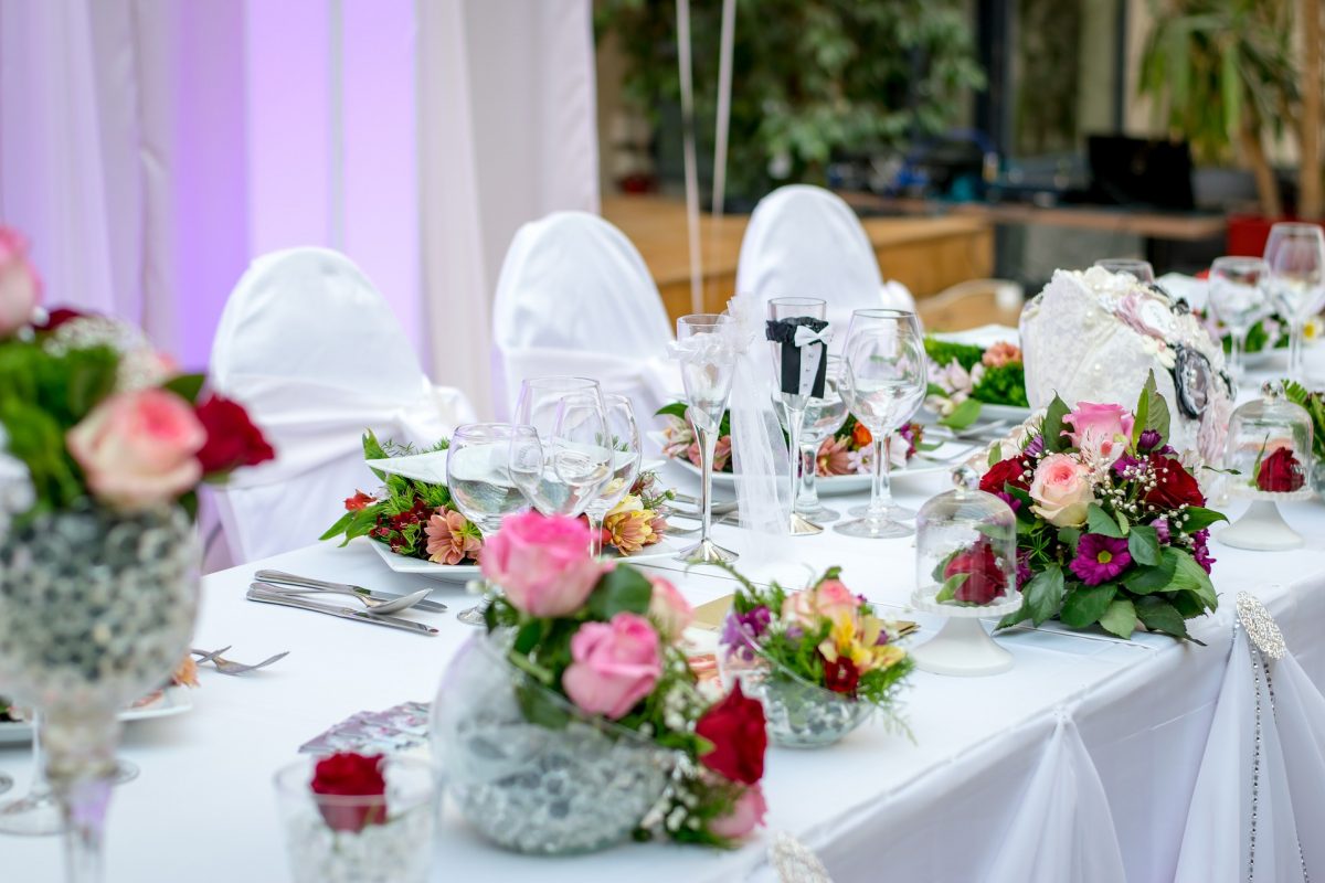 Different Style To Look Into When You Want To Buy Wedding Tables