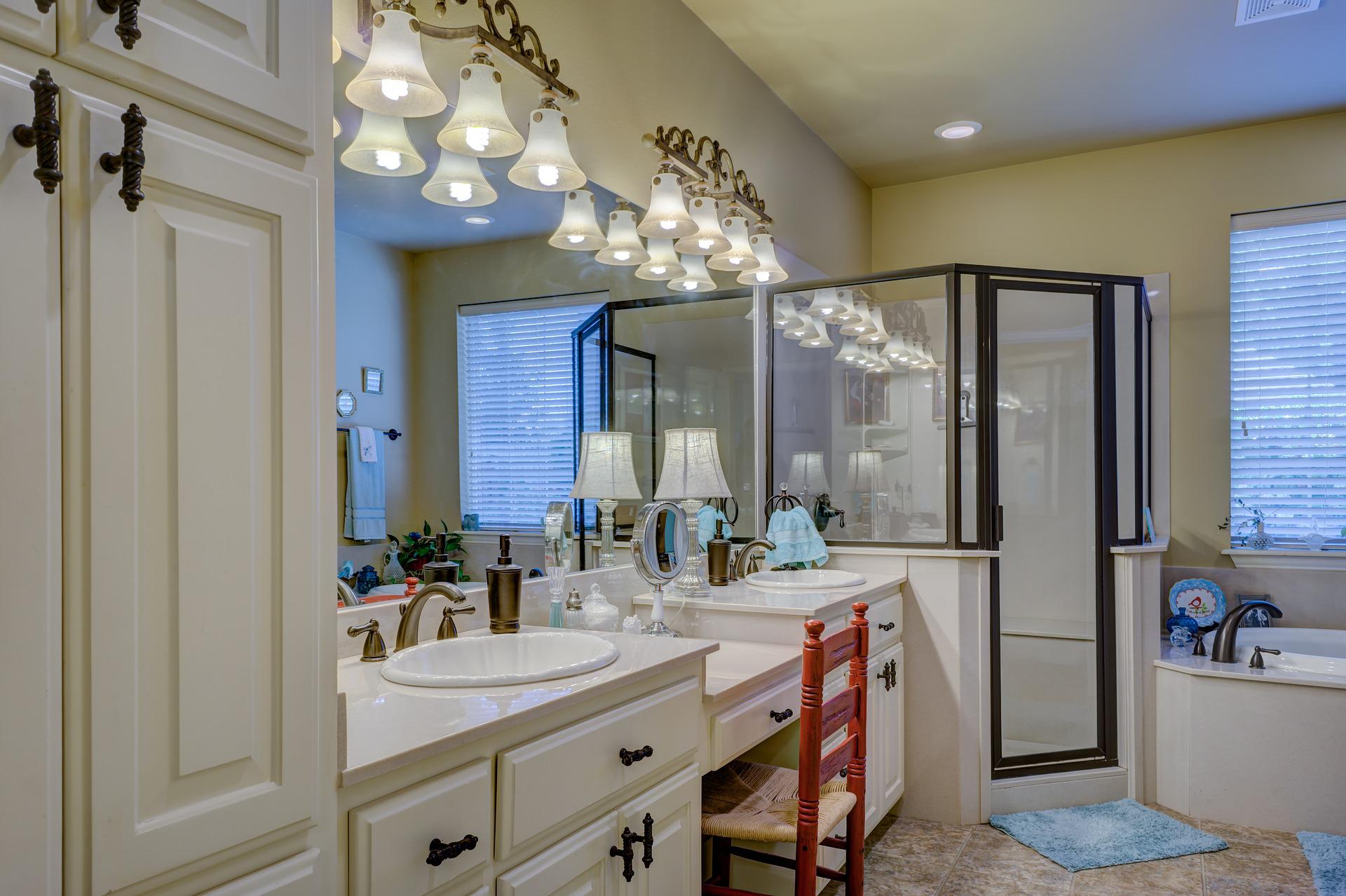 bathroom-gb6a457423_1920