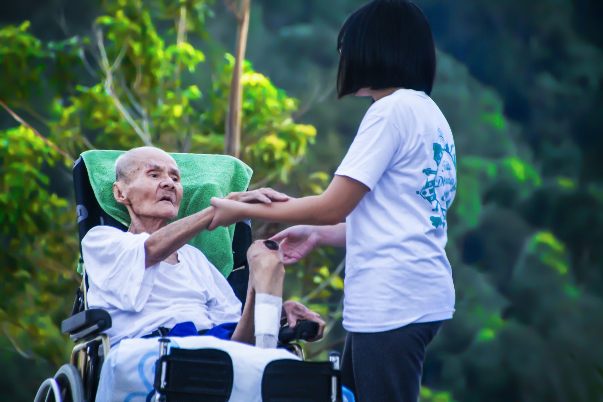 hospice-1902144_1920