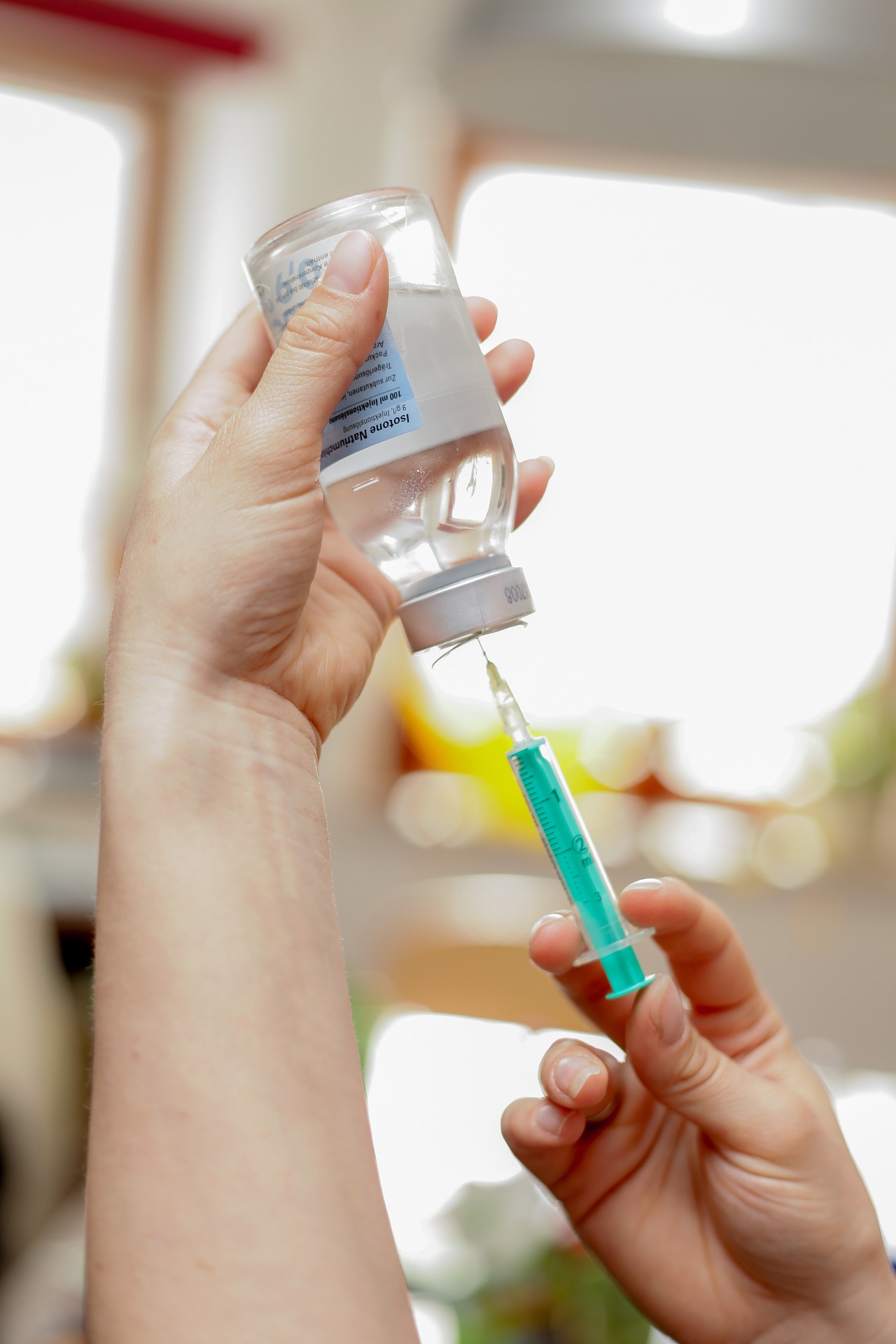 vaccination-2725065_1920