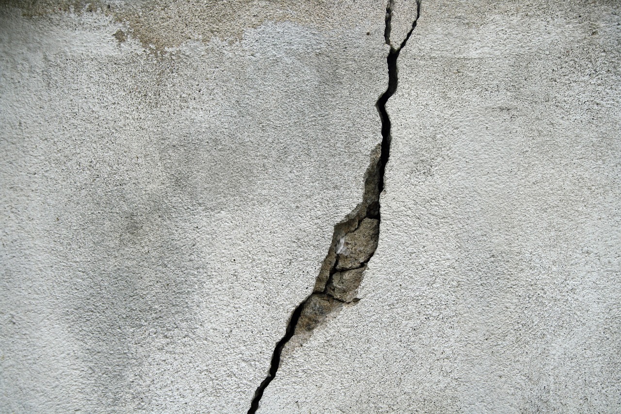 crack-695010_1280