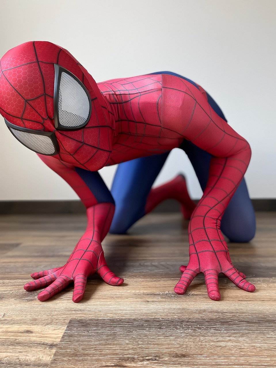 The Incredible Story Behind Spider Man’s Suit