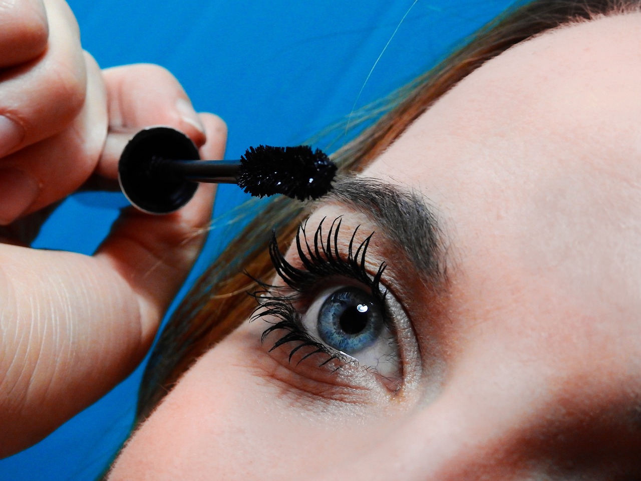 Enhance Your Look with False Lashes