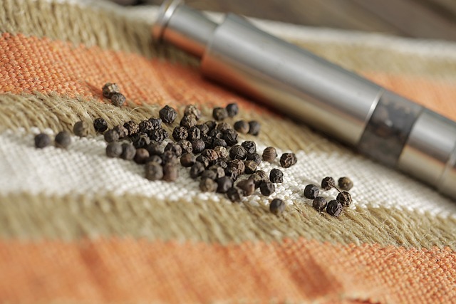 Upgrade Your Kitchen Game with a Refillable Pepper Grinder