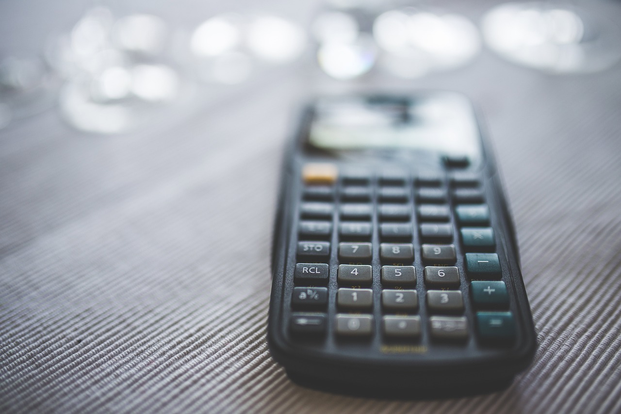 calculator-2620121_1280 (1)