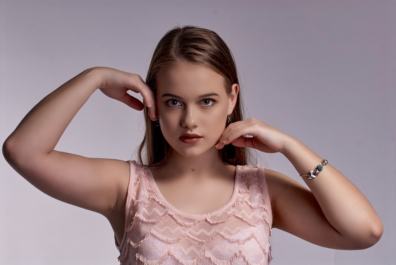 portrait-4898943_1280