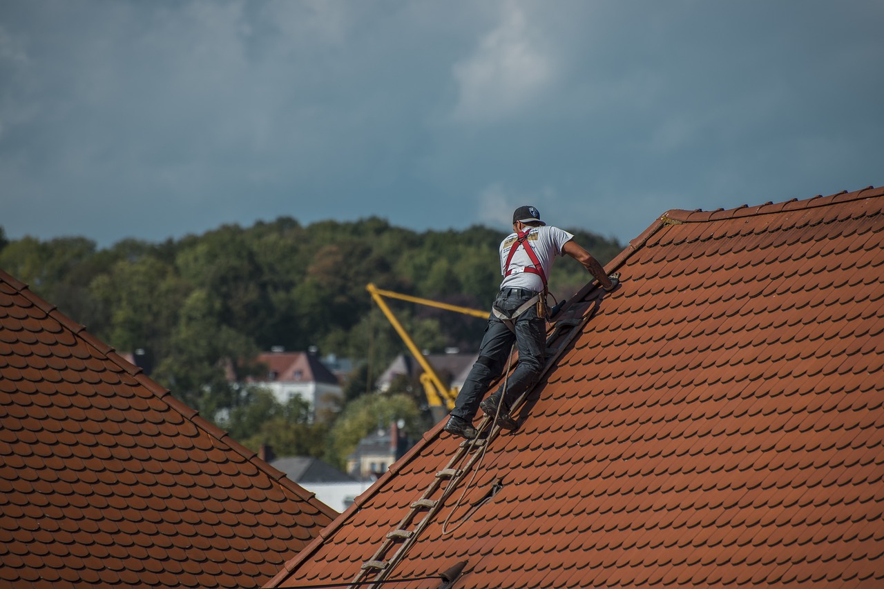 roofers-2891664_1280 (1)