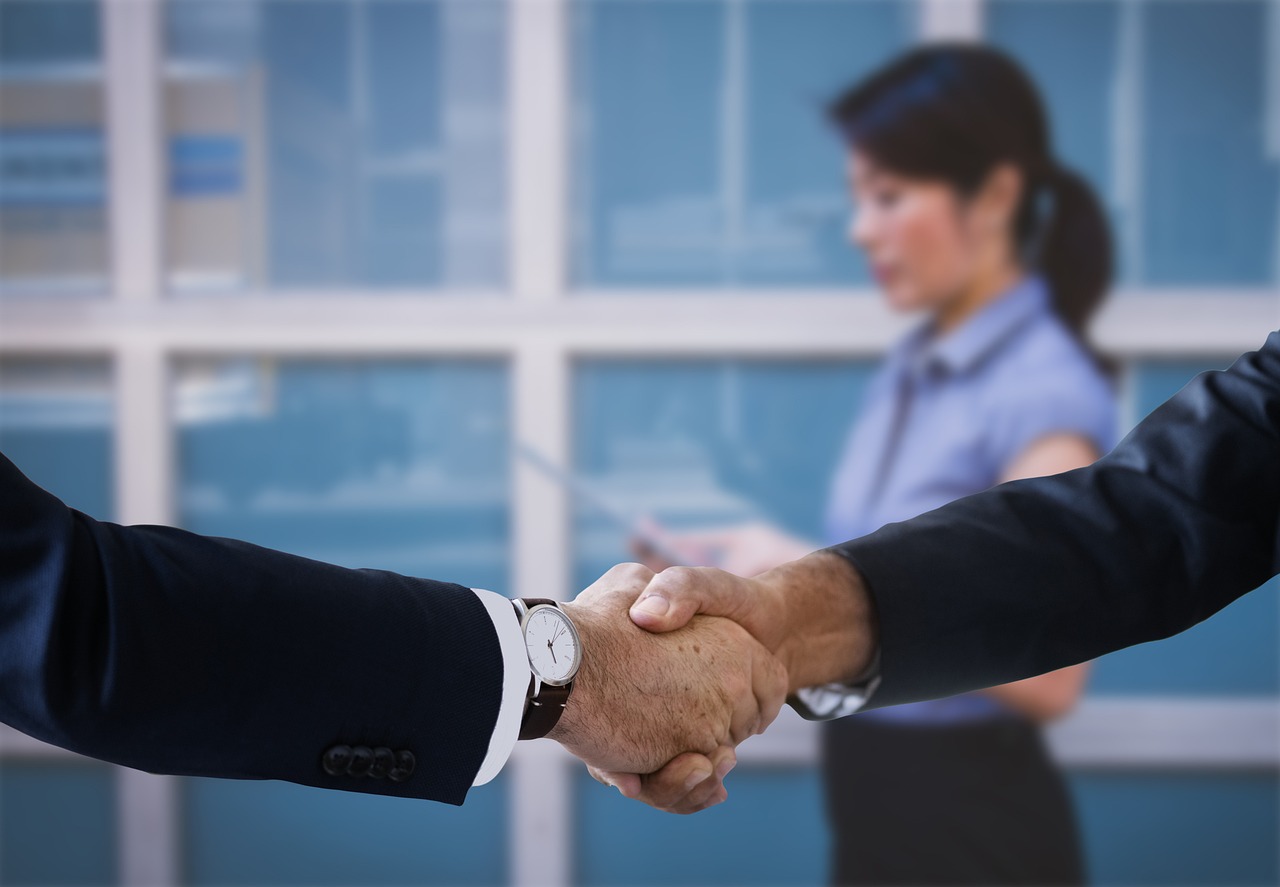 shaking-hands-3753419_1280