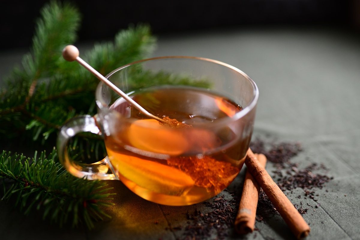 Apple Cinnamon Tea: A Warm and Cozy Beverage