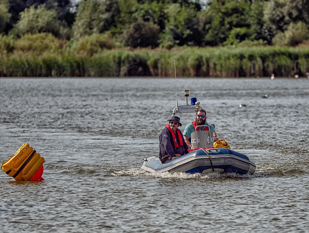 inflatable-boat-6688405_1280