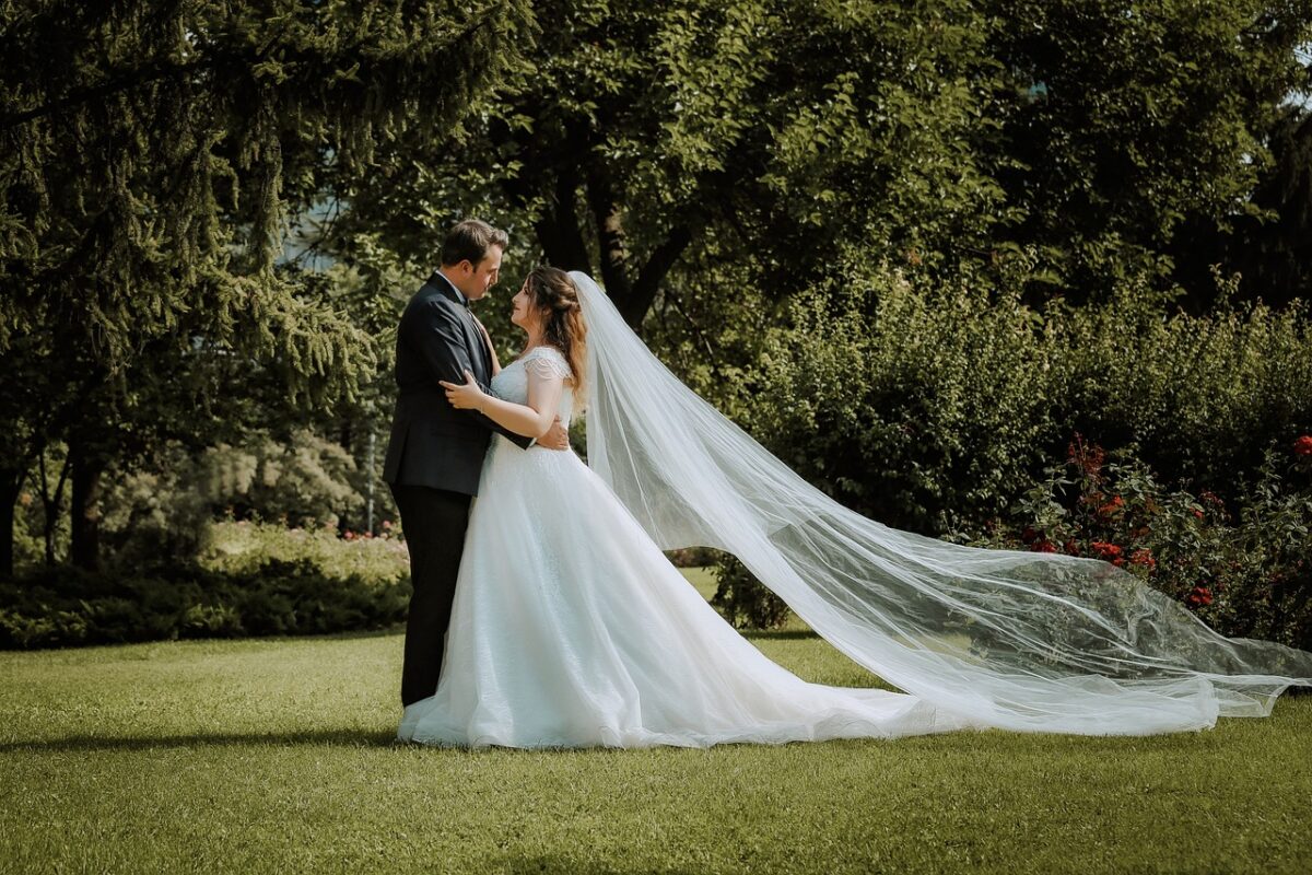 Elegant and Timeless: The Charm of 1950s Vintage Bridal Gowns