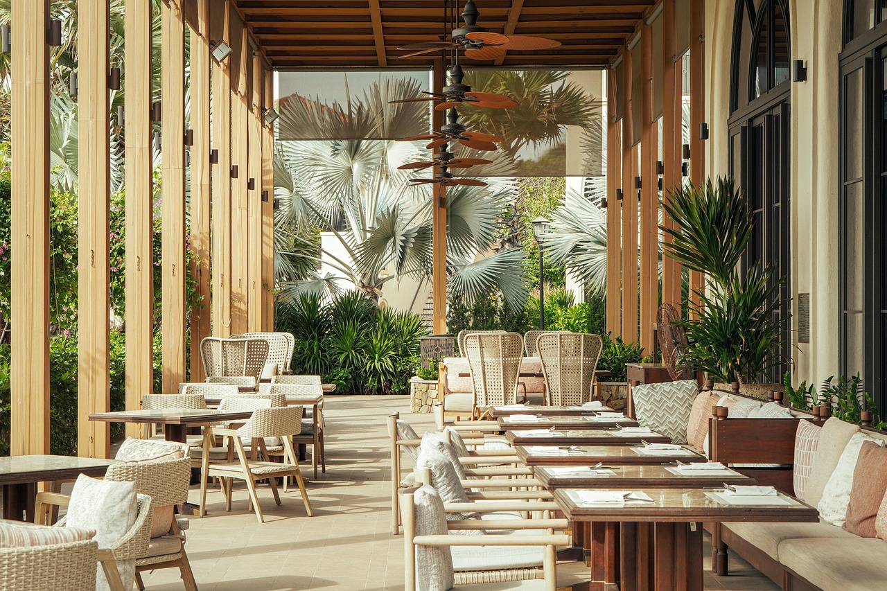 resort-8812896_1280